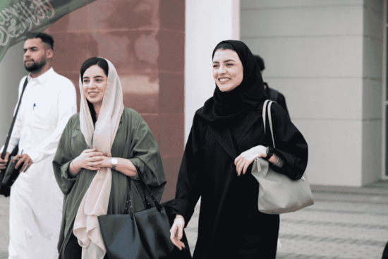 can my wife work in saudi arabia